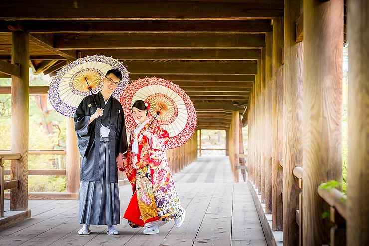 雨の中の婚礼前撮り撮影