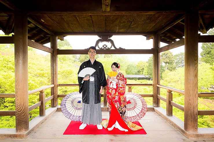 雨の中の婚礼前撮り撮影